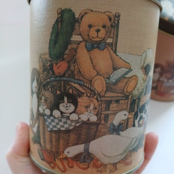 3 Vintage Christmas tins - Picture 7 of 10